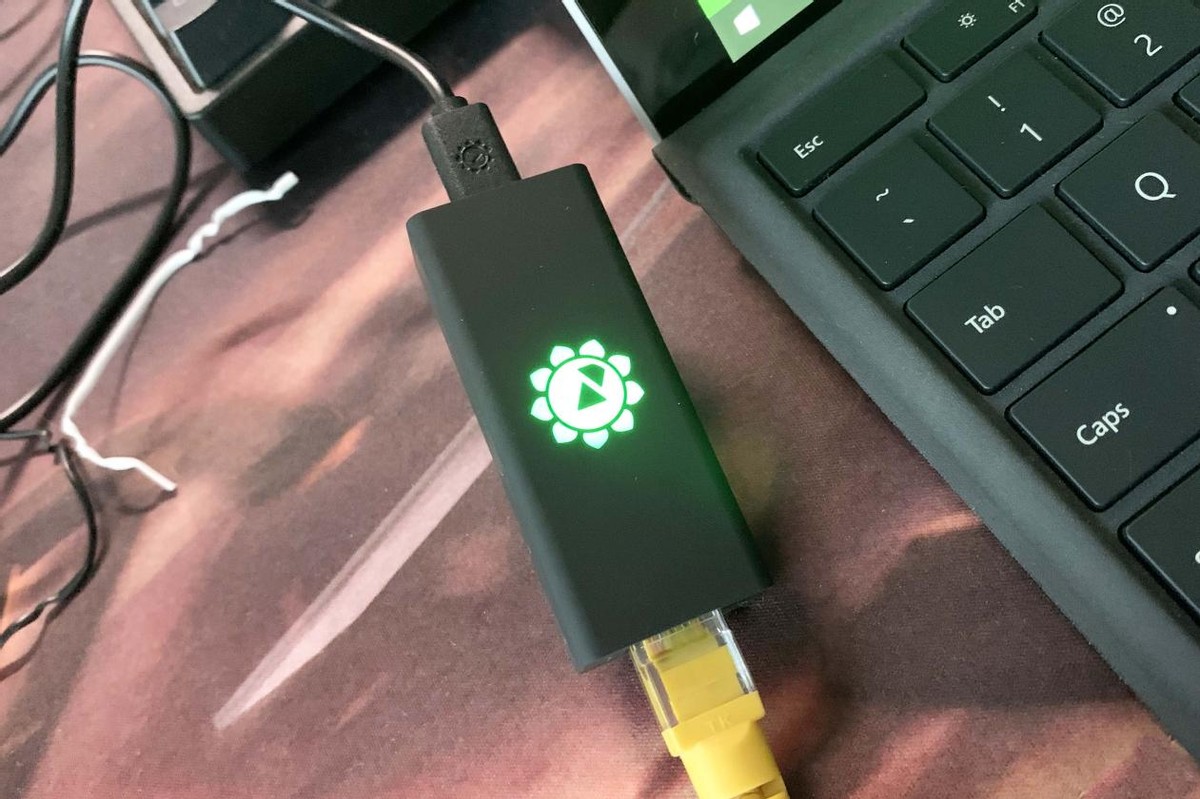 向日葵开机棒体验:简单好用的远程控制软件,手机也可以操控电脑