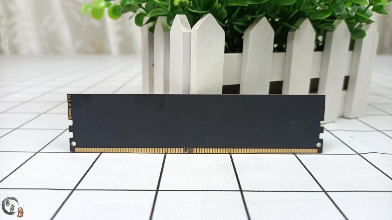 又到囤内存条时？各大品牌疯狂背刺，雷克沙8G 3200已降至164
