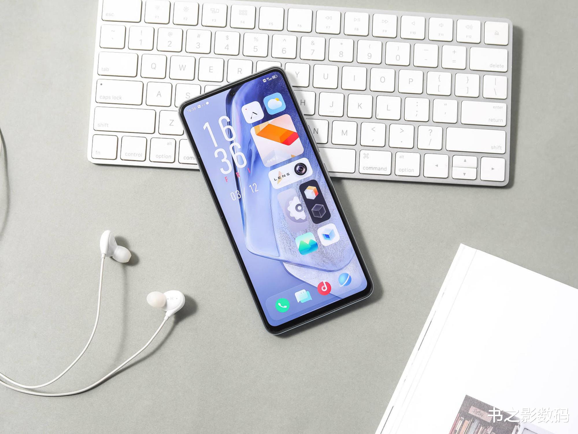 当前最值得入手3款两千档手机：有骁龙870、有5000mAH、有曲面屏