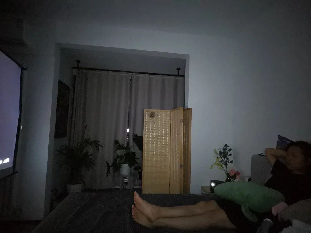投影仪和电视比的那一刻，你就输了