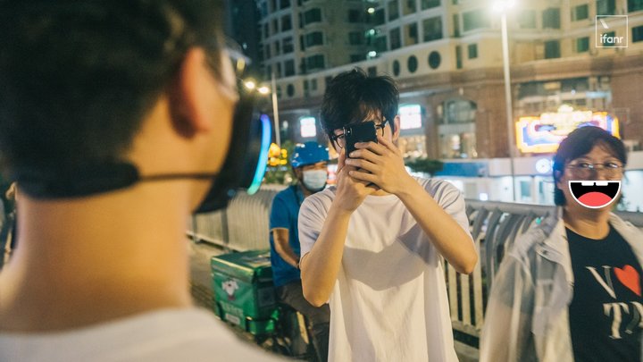 雷蛇风行 RGB 面罩评测：戴上它，我就是最「亮」的仔