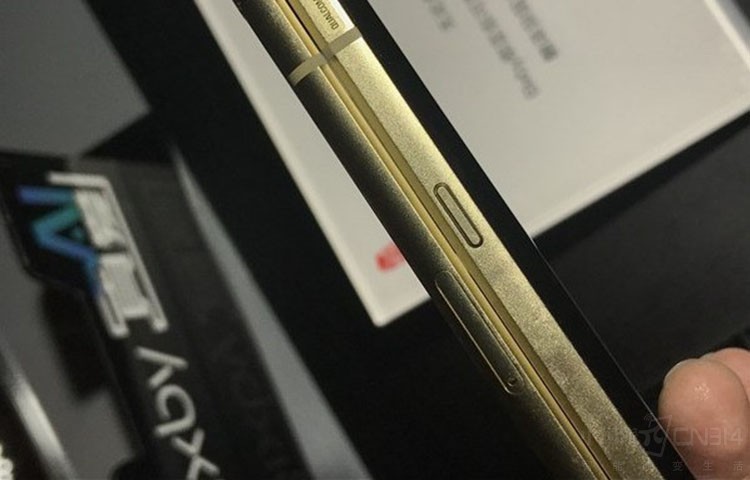 iPhone9稍一稍，三星W2019才最土豪 盘点十款三星W系列土豪机型！