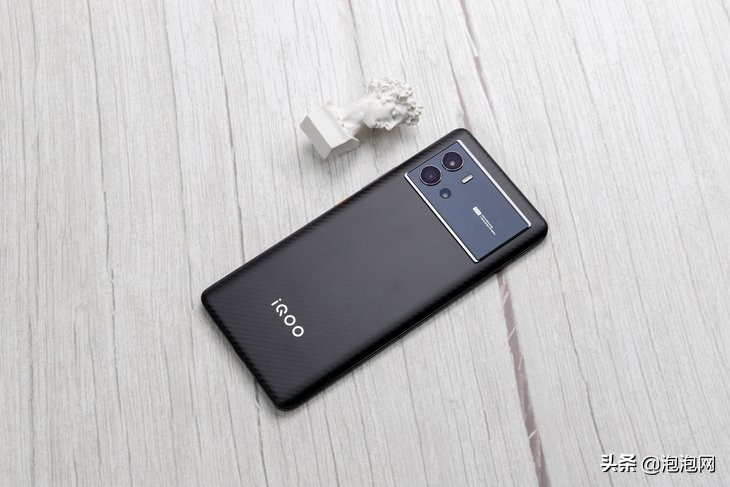 iQOO 9评测：再无短板的直屏电竞旗舰