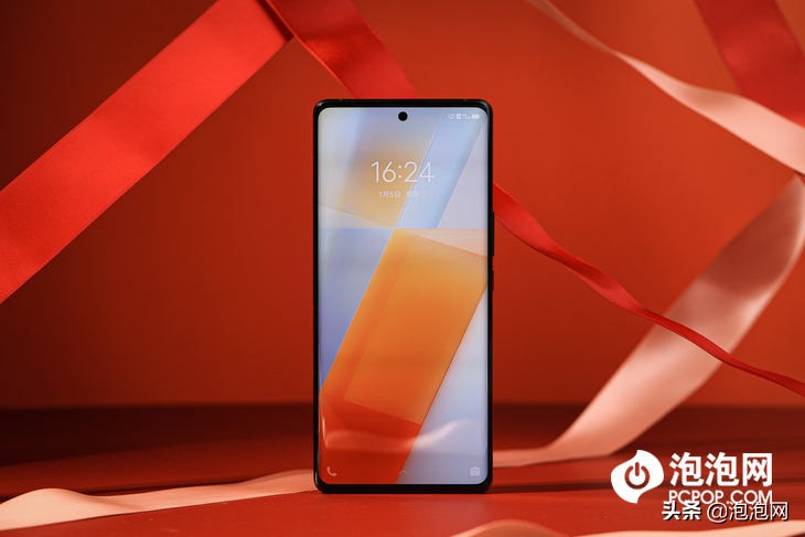iQOO 9 Pro发布：骁龙8双芯组合，4999元起