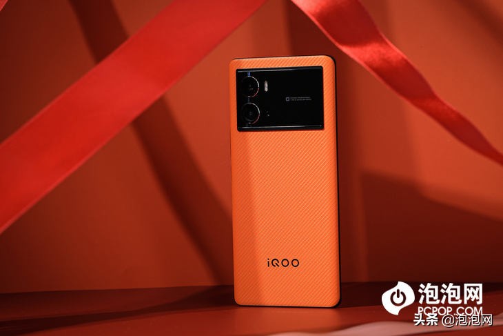 iQOO 9 Pro发布：骁龙8双芯组合，4999元起