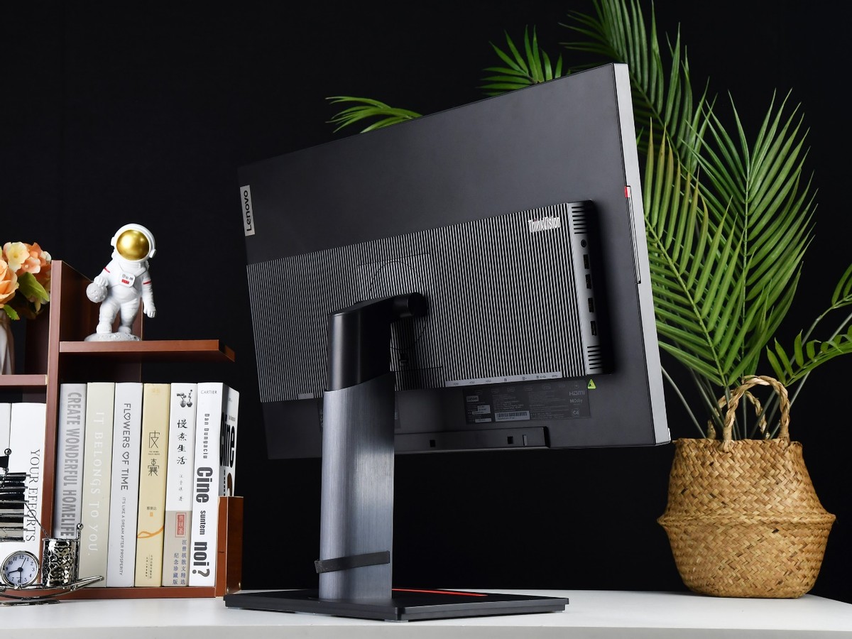 4K+HDR+MiniLED 联想ThinkVision隐士Extreme显示器体验式评测