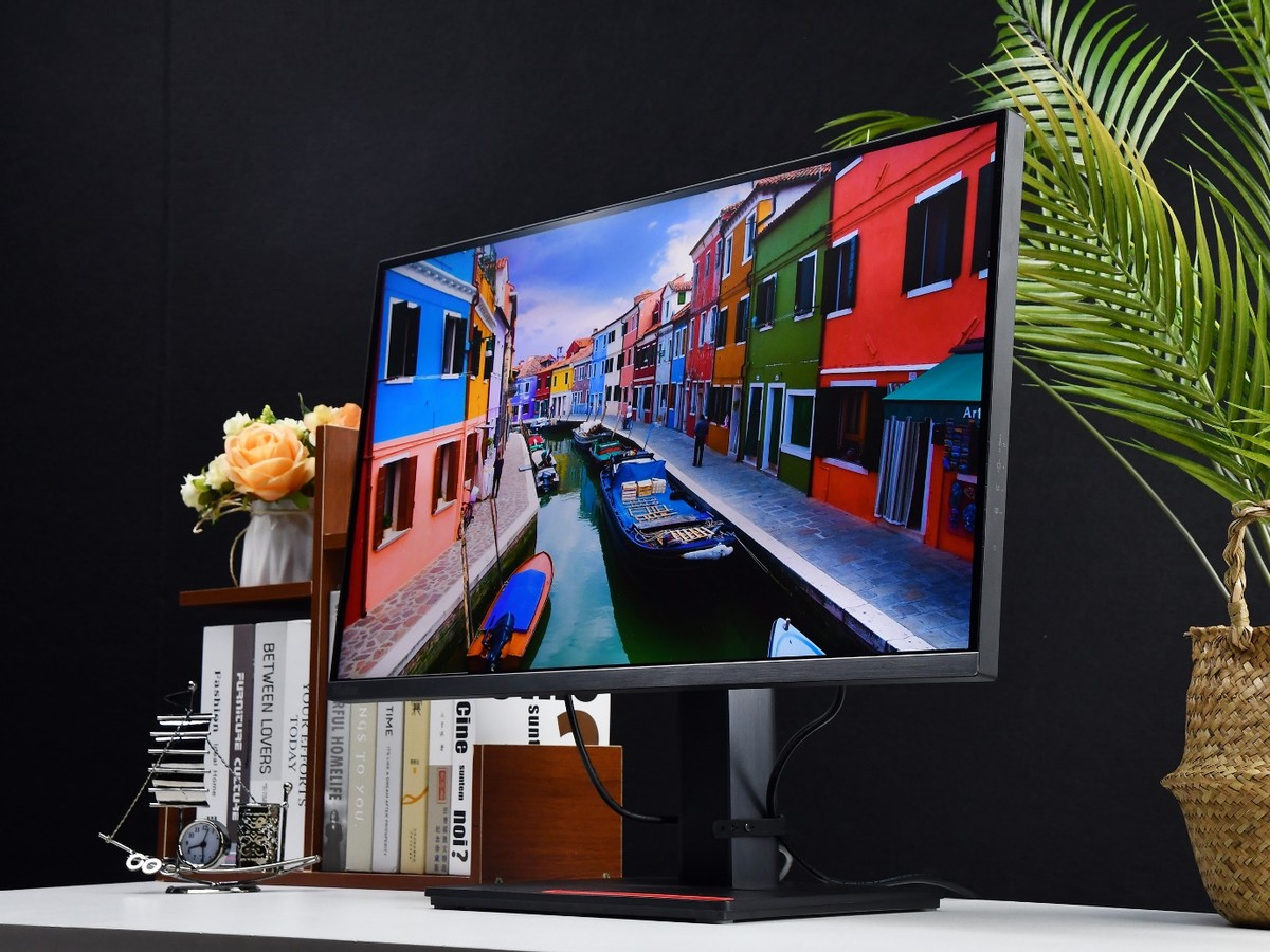 4K+HDR+MiniLED 联想ThinkVision隐士Extreme显示器体验式评测
