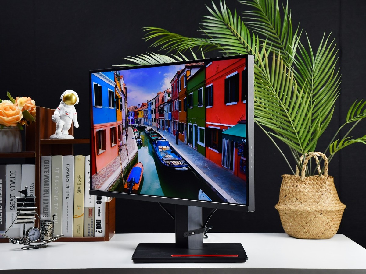 4K+HDR+MiniLED 联想ThinkVision隐士Extreme显示器体验式评测