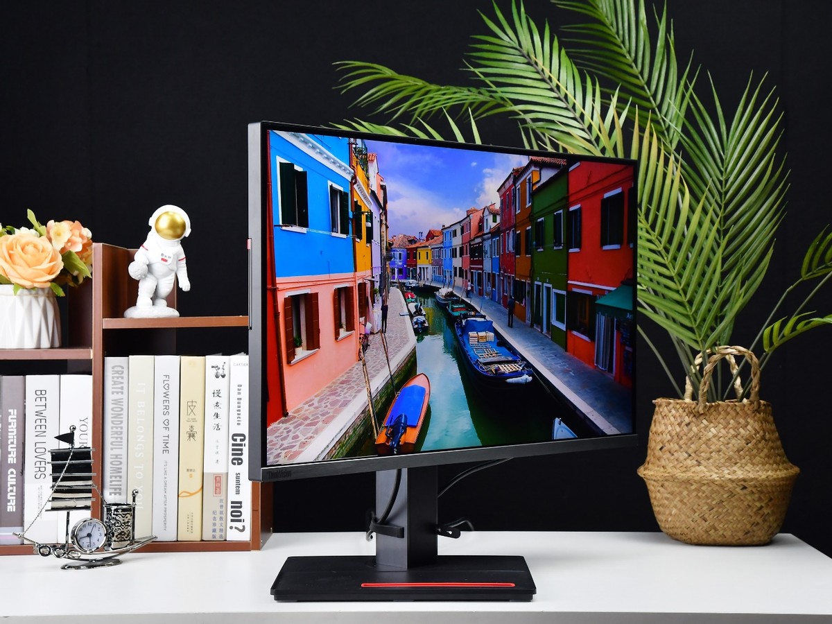 4K+HDR+MiniLED 联想ThinkVision隐士Extreme显示器体验式评测