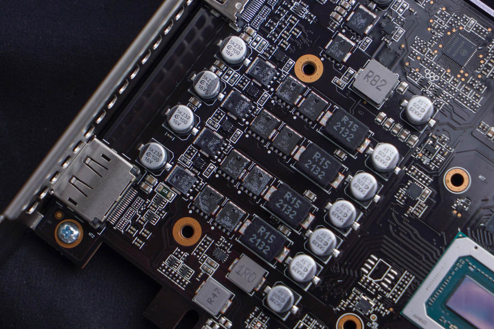 AMD RX 6500 XT显卡首发评测:入门玩家的福音?矿工勿扰