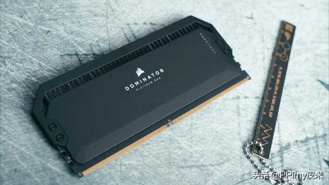 高颜实力派:海盗船 统治者铂金DDR5-5200内存
