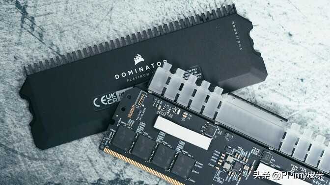 高颜实力派:海盗船 统治者铂金DDR5-5200内存
