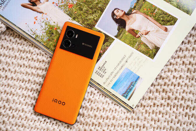 iQOO 9 Pro开箱测评：用料升级诚意满满，视效表现是一大亮点