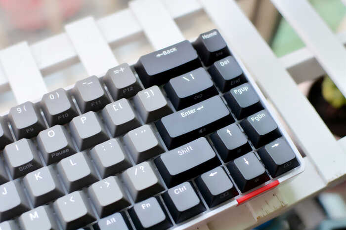 无需为工作苦恼!来看看适合携带外出办公的Thermaltake键鼠吧