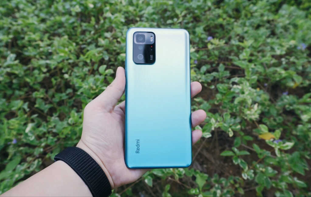 5000mAh+67W快充!JBL音效+69万跑分,发布近一年跌至1599元