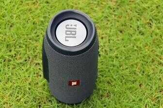 JBL音乐冲击波音箱评测:户外出行的绝佳搭配,我锁了
