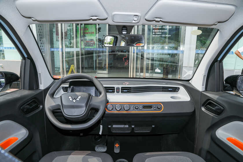 新车|低速轻快高速疲软,试驾五菱宏光MINIEV 马卡龙