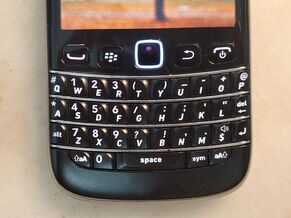 黑莓bold9790，屏幕和键盘的平衡