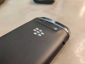 黑莓bold9790，屏幕和键盘的平衡