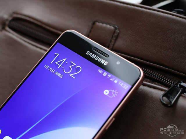 全新Galaxy A7评测:手感和大屏可以兼得?