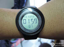 Decathlon 迪卡侬 GEONAUTE W500 多功能运动手表开箱试玩