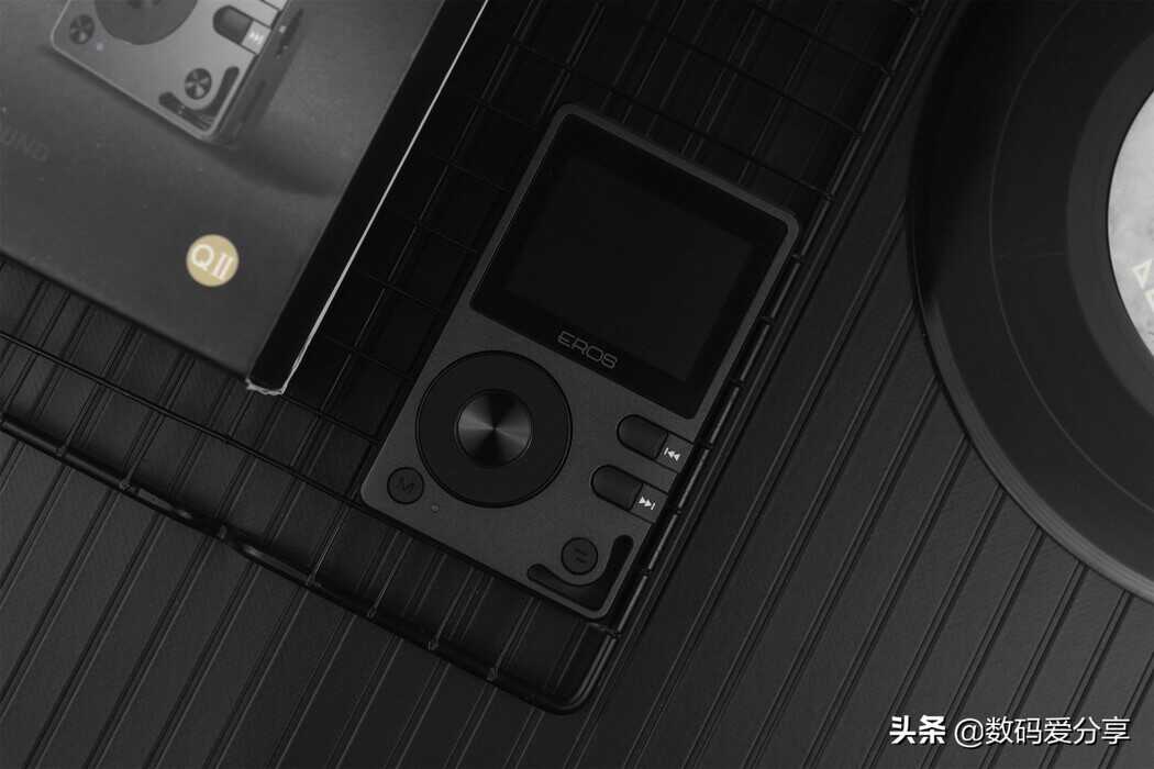小身板,大内涵!爱国者EROS Q2体验:还原真实,让你听见好声音