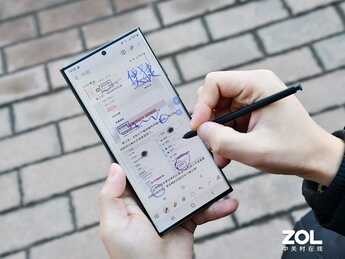 6.8英寸巨屏四边等宽，三星Galaxy S22 Ultra上手图赏