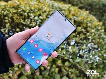 6.8英寸巨屏四边等宽，三星Galaxy S22 Ultra上手图赏