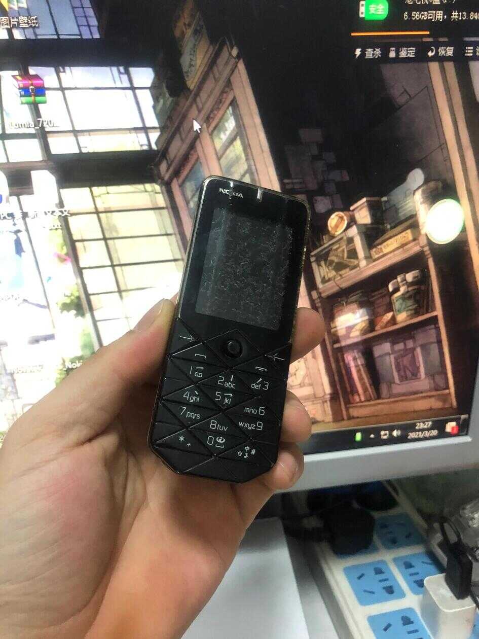 诺基亚7500 当年站在时尚潮流风口浪尖上的手机