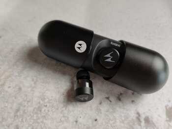 蓝牙耳机有辐射吗？长时间佩戴会不会影响听力？