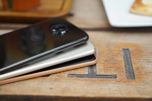 motorola z3首发评测:快人一步使用5G 能否逆风翻盘?