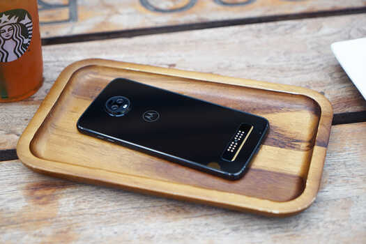 motorola z3首发评测:快人一步使用5G 能否逆风翻盘?