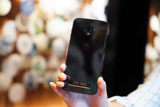 motorola z3首发评测:快人一步使用5G 能否逆风翻盘?