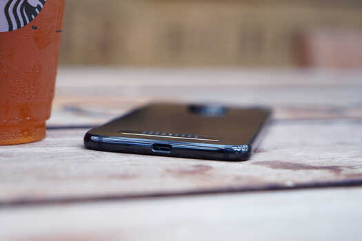 motorola z3首发评测:快人一步使用5G 能否逆风翻盘?