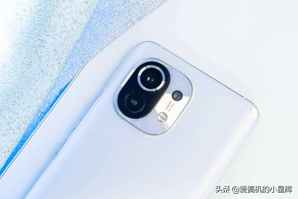 从4299跌至2649元，一亿像素+256GB+2K屏，小米11跌至新低价