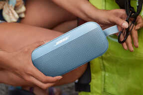 1399 元，Bose 推出便携式蓝牙音箱 SoundLink Flex：续航 12小时