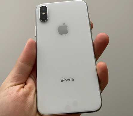 国行原装iPhoneXS 256GB只要1500?网友:怎么可能,肯定是翻新机
