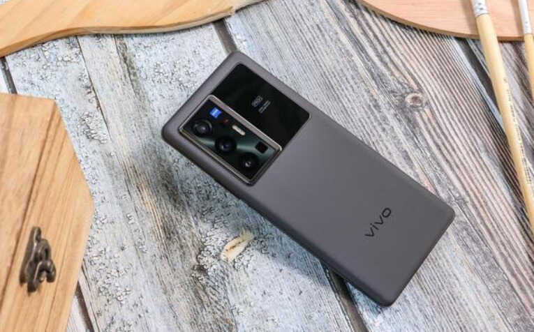 诺基亚N90重制版袭来，最佳影像机皇正在路上，经典滑盖机身