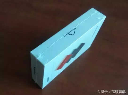 品质升级更薄更轻巧，蓝硕T8移动硬盘评测