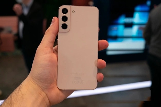 三星GalaxyS22+上手评测：很强大，但有一个缺点我不能容忍