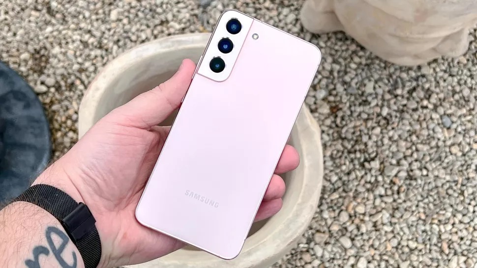 三星GalaxyS22+上手评测：很强大，但有一个缺点我不能容忍