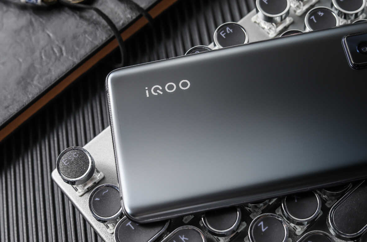 iQOO 5游戏体验评测：除了性能，还有几点不得不说