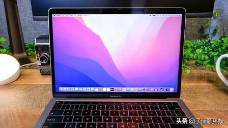 新款13寸苹果MacBook Pro就是好，搭载最新版M2处理器，果粉点赞