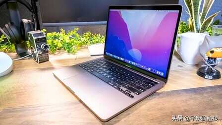 新款13寸苹果MacBook Pro就是好，搭载最新版M2处理器，果粉点赞