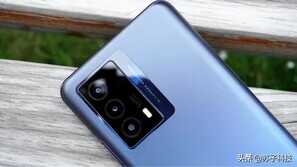 vivo良心了，5000mAh续航+高通6nm+120Hz高刷原色屏，跌至1499元