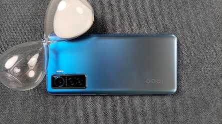 iQOO 5评测：不止游戏体验，这次升级有点大