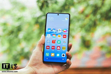 Redmi K40 游戏增强版评测：轻薄得不像硬核游戏手机