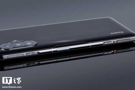 Redmi K40 游戏增强版评测：轻薄得不像硬核游戏手机