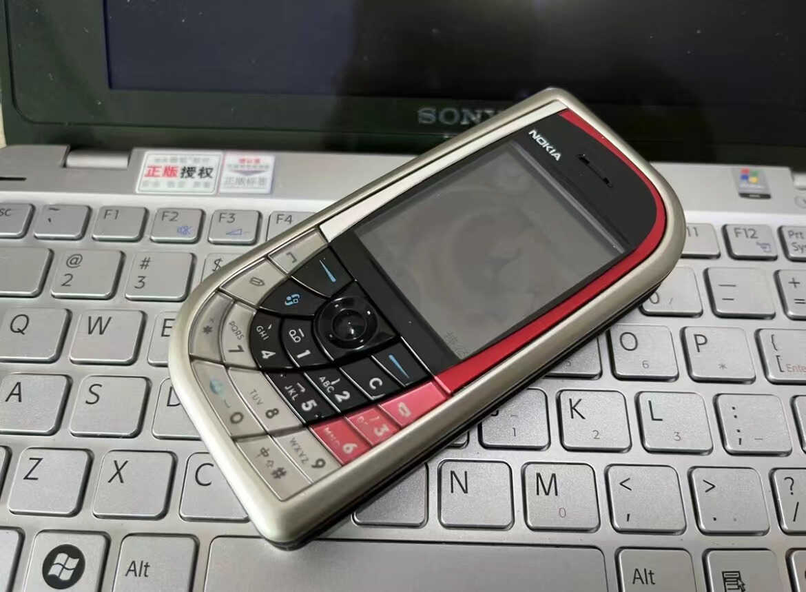 十六年前5800入手的诺基亚7610,如今只值150元,不能再多了