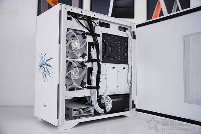 高颜值雪武战姬纯白主题，i7 11700K配RTX3070水冷主机方案